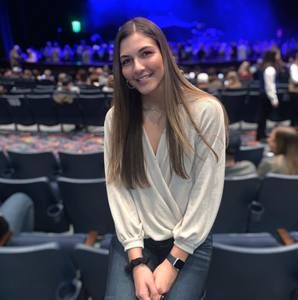 Meet your Posher, Lauren